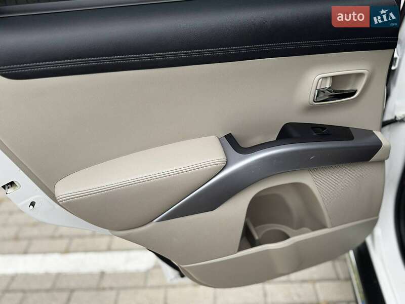 Внедорожник / Кроссовер Mitsubishi Outlander 2011 в Дрогобыче