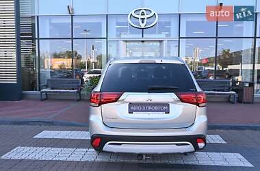 Внедорожник / Кроссовер Mitsubishi Outlander 2020 в 