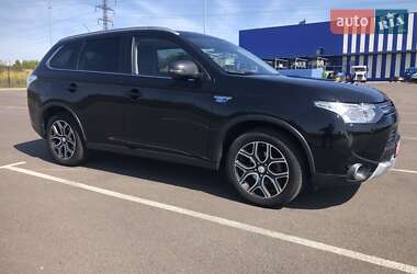 Внедорожник / Кроссовер Mitsubishi Outlander 2015 в Ровно