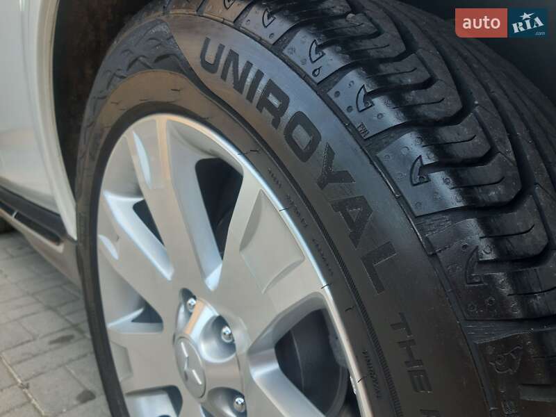 Внедорожник / Кроссовер Mitsubishi Outlander 2011 в Дрогобыче