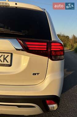 Внедорожник / Кроссовер Mitsubishi Outlander 2019 в 