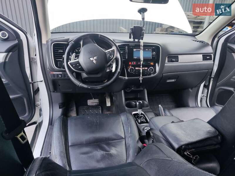 Внедорожник / Кроссовер Mitsubishi Outlander 2013 в Трускавце