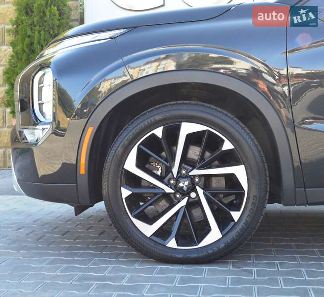 Позашляховик / Кросовер Mitsubishi Outlander 2021 в Одесі