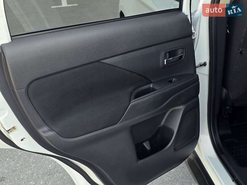 Позашляховик / Кросовер Mitsubishi Outlander 2013 в Тернополі фото 22 Позашляховик / Кросовер Mitsubishi Outlander 2013 в Тернополі