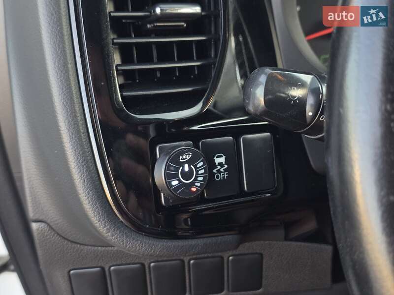 Позашляховик / Кросовер Mitsubishi Outlander 2013 в Тернополі фото 33 Позашляховик / Кросовер Mitsubishi Outlander 2013 в Тернополі