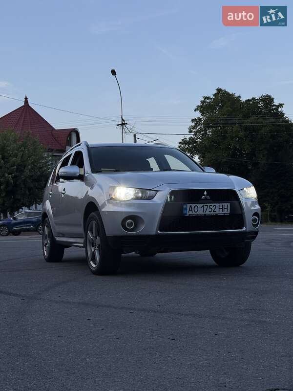 Mitsubishi Outlander 2010