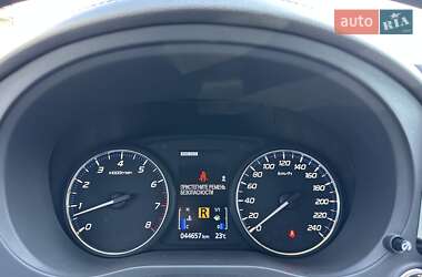 Внедорожник / Кроссовер Mitsubishi Outlander 2021 в 