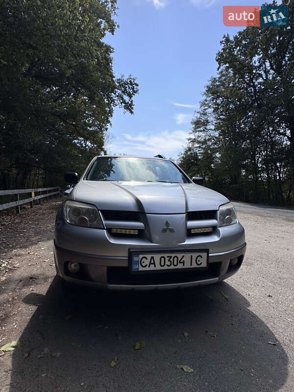 Mitsubishi Outlander 2006