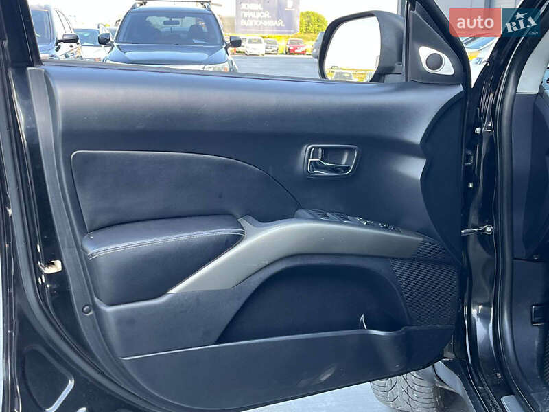 Позашляховик / Кросовер Mitsubishi Outlander 2007 в Львові