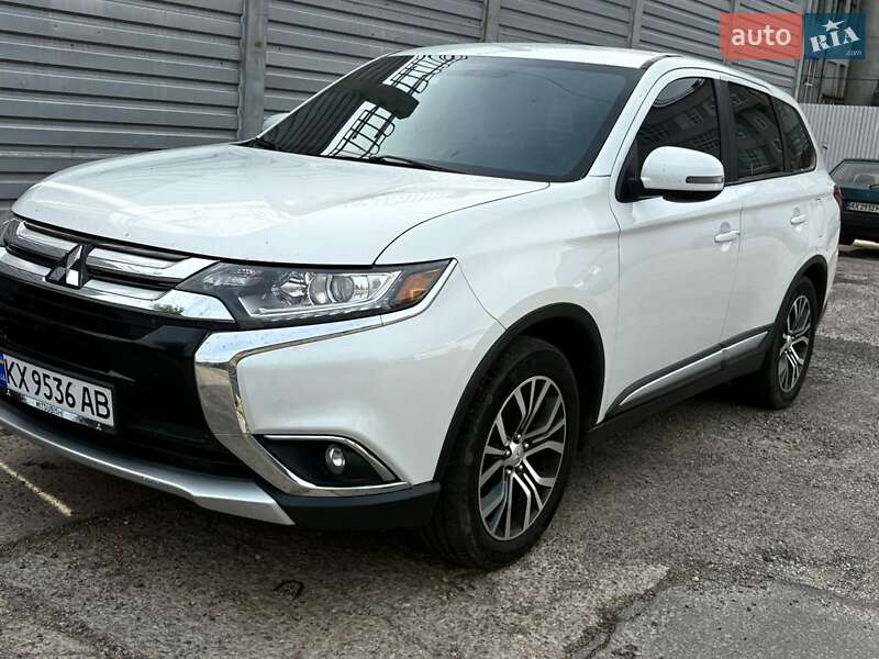 Mitsubishi Outlander 2016