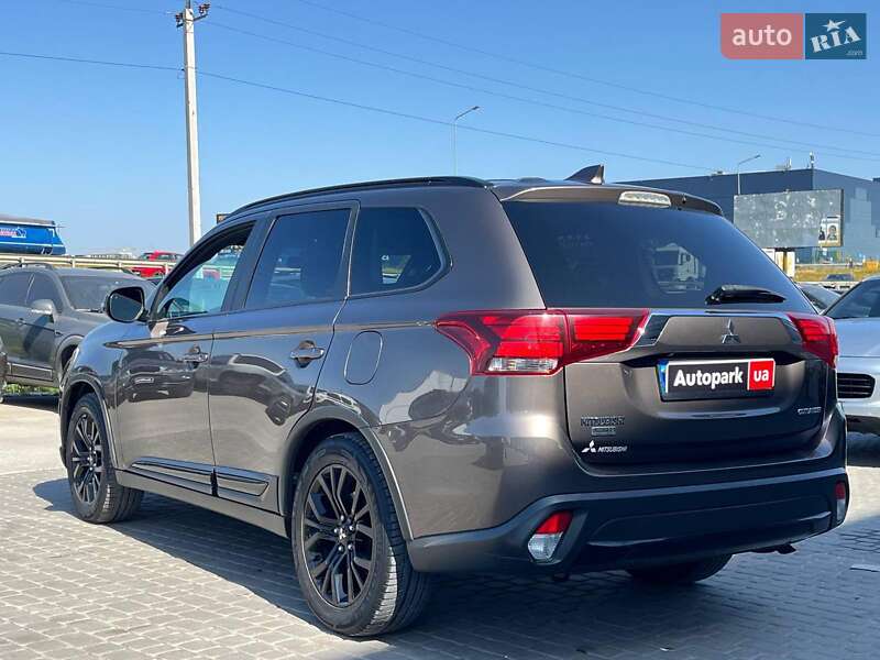 Внедорожник / Кроссовер Mitsubishi Outlander 2017 в Львове