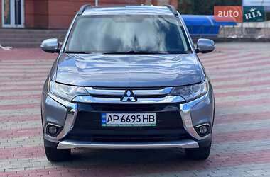 Внедорожник / Кроссовер Mitsubishi Outlander 2014 в 