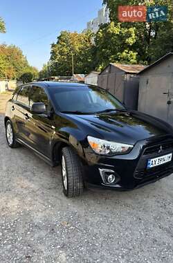 Позашляховик / Кросовер Mitsubishi Outlander 2015 в Харкові