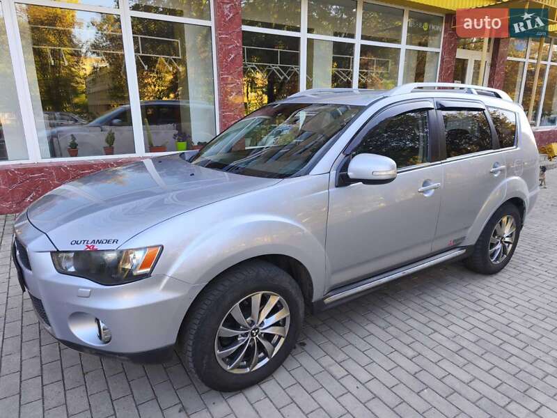 Внедорожник / Кроссовер Mitsubishi Outlander 2010 в Краматорске