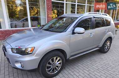 Внедорожник / Кроссовер Mitsubishi Outlander 2010 в 