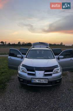 Внедорожник / Кроссовер Mitsubishi Outlander 2005 в 