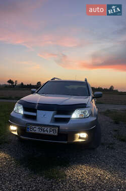 Внедорожник / Кроссовер Mitsubishi Outlander 2005 в 