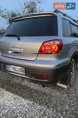 Внедорожник / Кроссовер Mitsubishi Outlander 2005 в 
