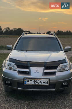 Внедорожник / Кроссовер Mitsubishi Outlander 2005 в 