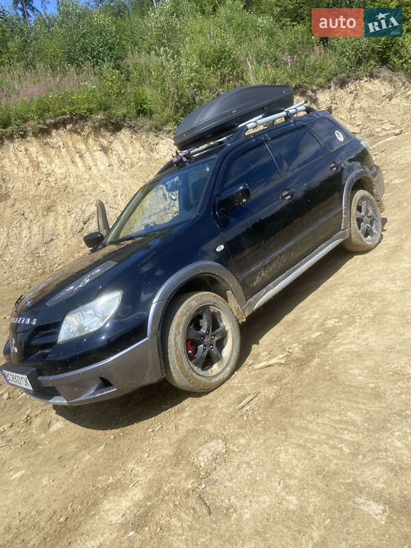 Внедорожник / Кроссовер Mitsubishi Outlander 2005 в Сколе