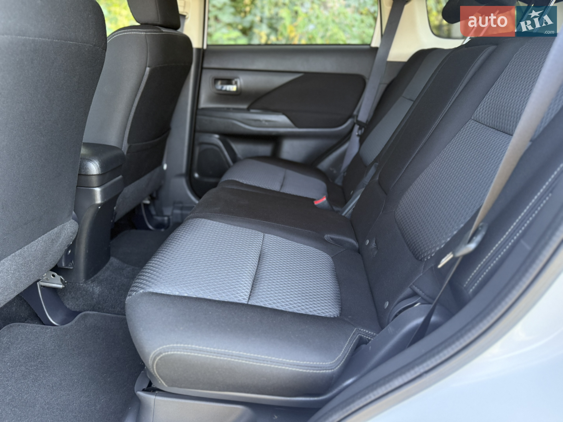 2016 Mitsubishi Outlander - мініатюра 26
