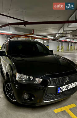Внедорожник / Кроссовер Mitsubishi Outlander 2010 в 