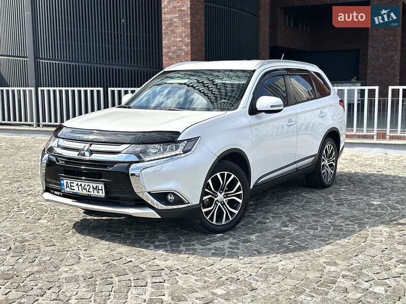 Mitsubishi Outlander 2016