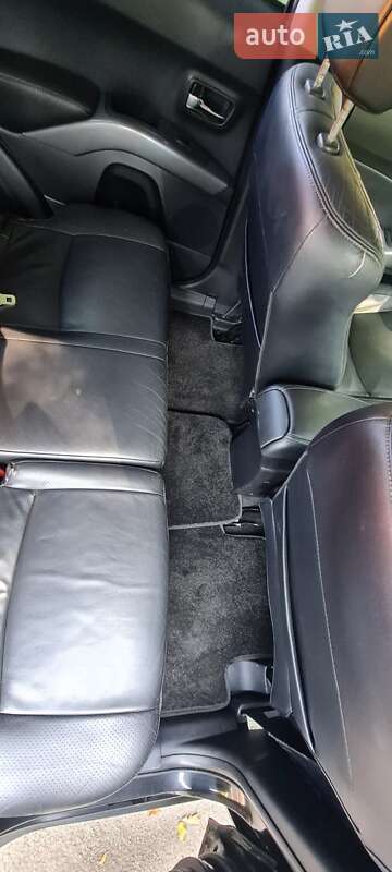 Позашляховик / Кросовер Mitsubishi Outlander 2008 в Дубні