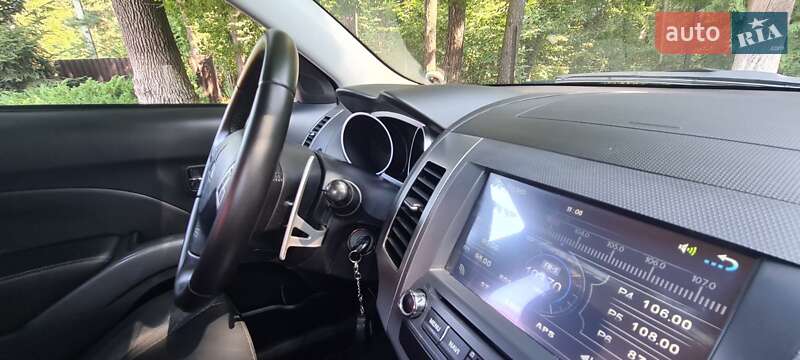Позашляховик / Кросовер Mitsubishi Outlander 2008 в Дубні