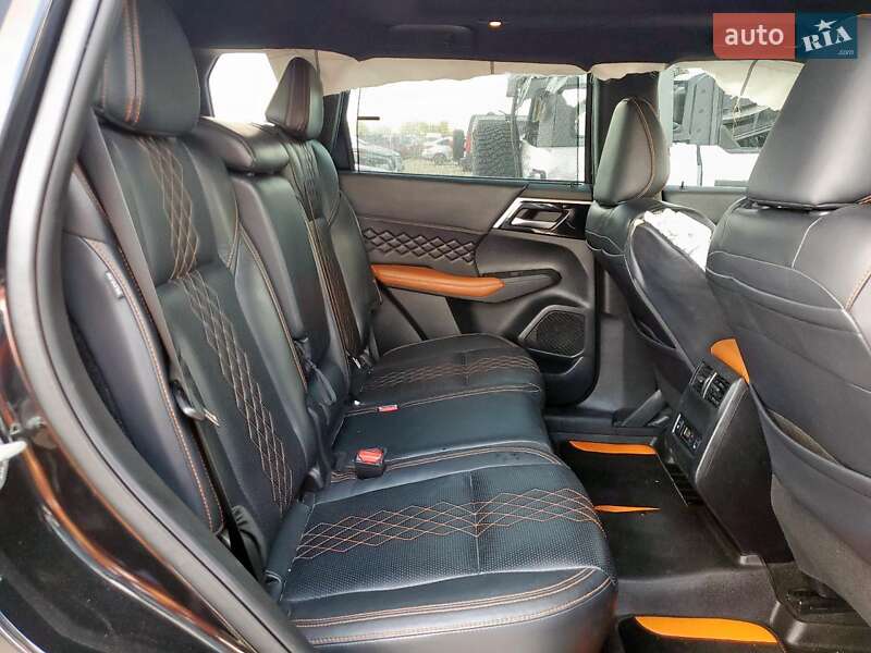 Внедорожник / Кроссовер Mitsubishi Outlander 2022 в Киеве