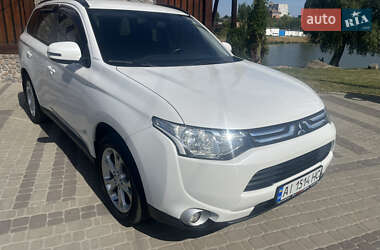 Внедорожник / Кроссовер Mitsubishi Outlander 2013 в 