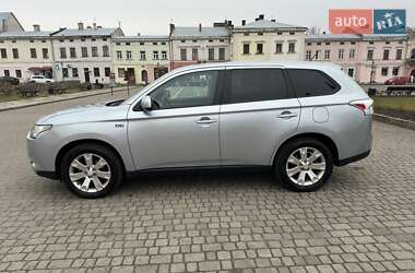 Внедорожник / Кроссовер Mitsubishi Outlander 2013 в Жовкве