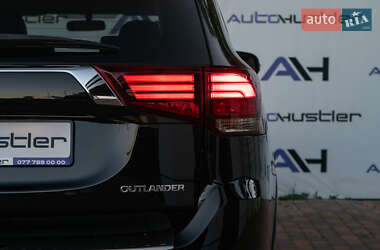 Внедорожник / Кроссовер Mitsubishi Outlander 2018 в 