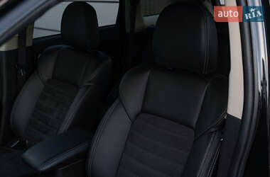 Внедорожник / Кроссовер Mitsubishi Outlander 2018 в 