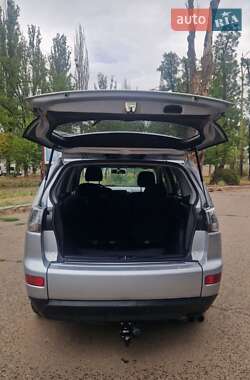 Внедорожник / Кроссовер Mitsubishi Outlander 2006 в 