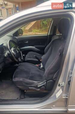 Внедорожник / Кроссовер Mitsubishi Outlander 2006 в 