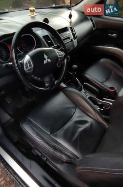 Внедорожник / Кроссовер Mitsubishi Outlander 2008 в 