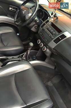 Внедорожник / Кроссовер Mitsubishi Outlander 2008 в 