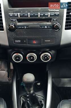 Внедорожник / Кроссовер Mitsubishi Outlander 2008 в 