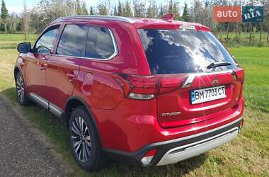 Внедорожник / Кроссовер Mitsubishi Outlander 2020 в 