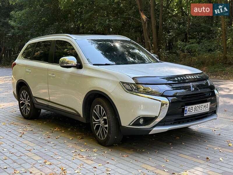 Позашляховик / Кросовер Mitsubishi Outlander 2017 в Бершаді