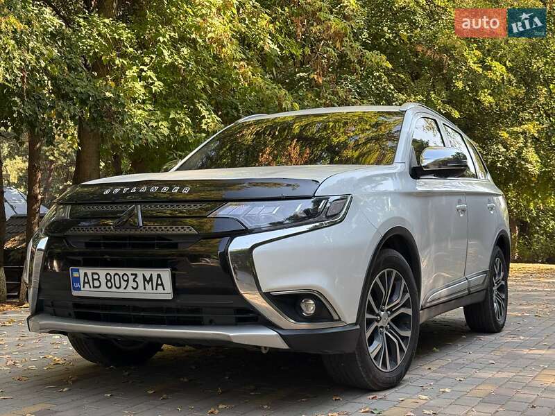 Позашляховик / Кросовер Mitsubishi Outlander 2017 в Бершаді