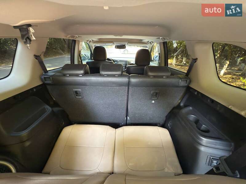 Позашляховик / Кросовер Mitsubishi Outlander 2017 в Бершаді