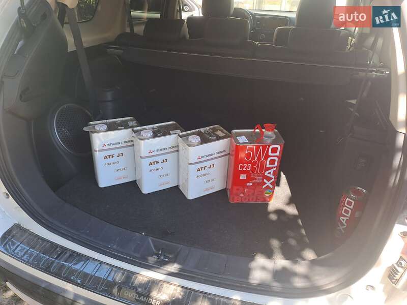 Позашляховик / Кросовер Mitsubishi Outlander 2017 в Бершаді