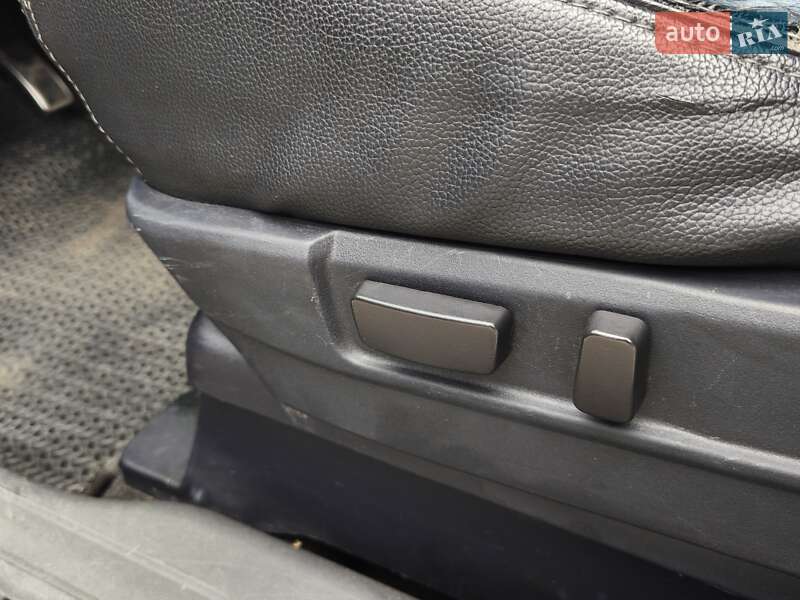 Внедорожник / Кроссовер Mitsubishi Outlander 2016 в Днепре