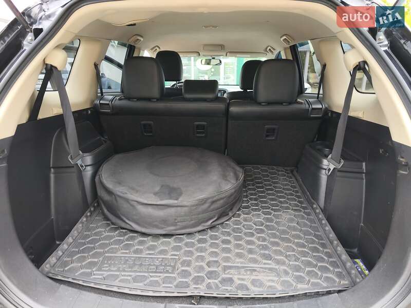Внедорожник / Кроссовер Mitsubishi Outlander 2016 в Днепре