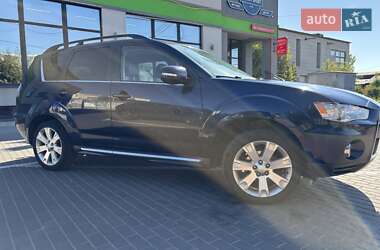 Внедорожник / Кроссовер Mitsubishi Outlander 2010 в 