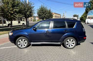 Внедорожник / Кроссовер Mitsubishi Outlander 2010 в 