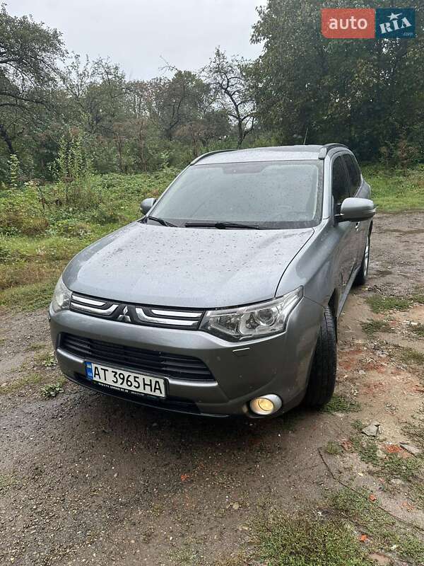 Mitsubishi Outlander 2012