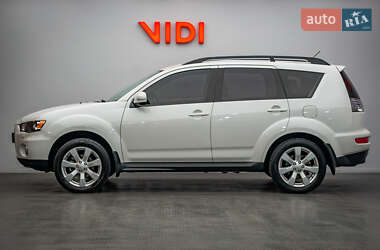 Внедорожник / Кроссовер Mitsubishi Outlander 2012 в 